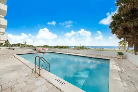 465 Ocean Drive Miami Beach FL 33139