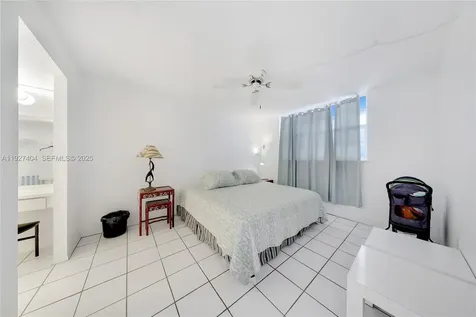 465 Ocean Drive Miami Beach FL 33139