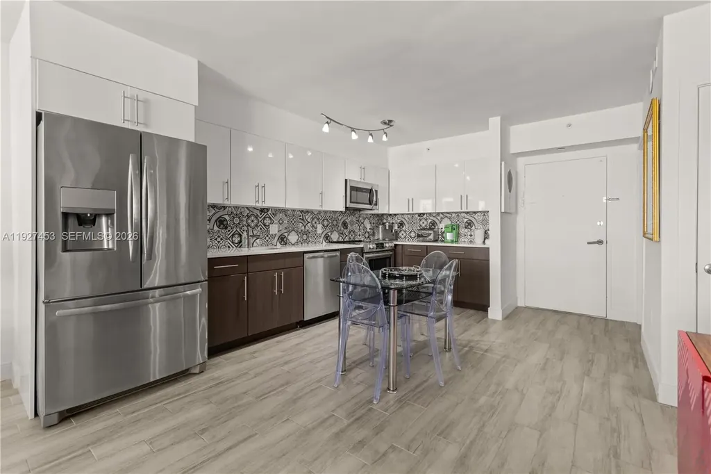 100 Lincoln Road Miami Beach FL 33139
