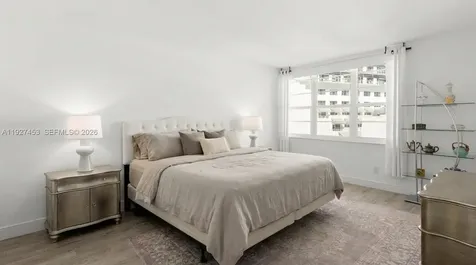100 Lincoln Road Miami Beach FL 33139
