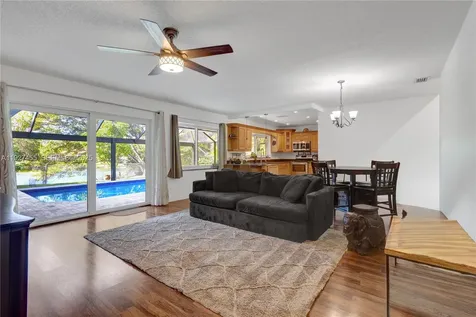 8674 SW 50th Street Cooper City FL 33328