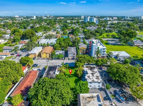 1872 NW 24th Street Miami FL 33142