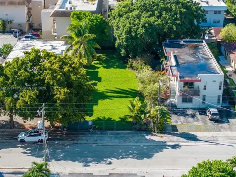 1872 NW 24th Street Miami FL 33142