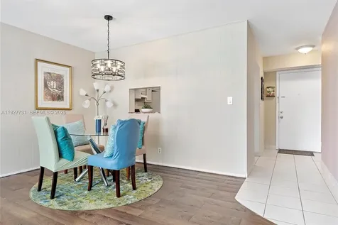 324 SE 10th Street Dania Beach FL 33004