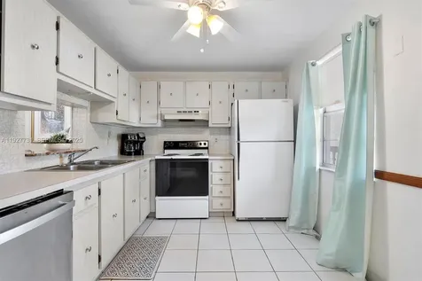 324 SE 10th Street Dania Beach FL 33004