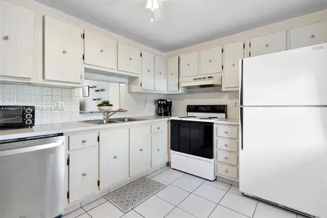 324 SE 10th Street Dania Beach FL 33004