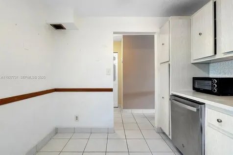 324 SE 10th Street Dania Beach FL 33004