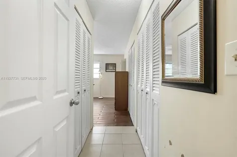 324 SE 10th Street Dania Beach FL 33004