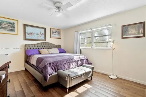 324 SE 10th Street Dania Beach FL 33004