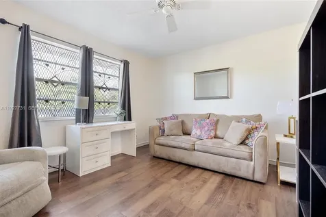 324 SE 10th Street Dania Beach FL 33004