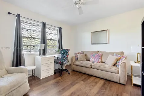 324 SE 10th Street Dania Beach FL 33004