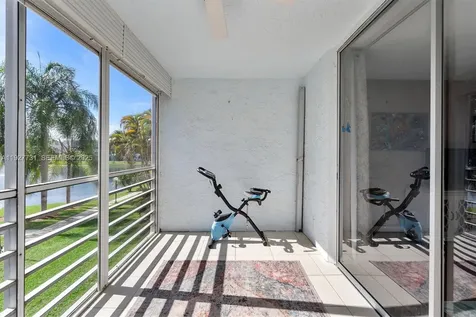 324 SE 10th Street Dania Beach FL 33004