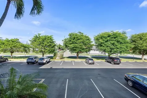 324 SE 10th Street Dania Beach FL 33004