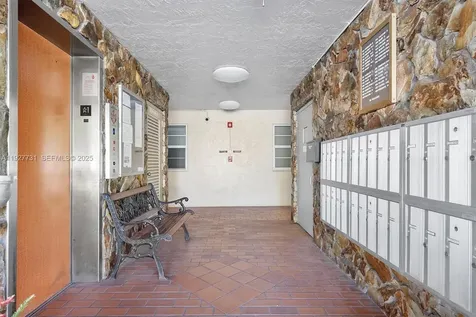 324 SE 10th Street Dania Beach FL 33004