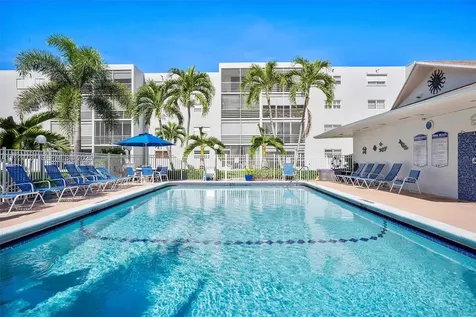 324 SE 10th Street Dania Beach FL 33004