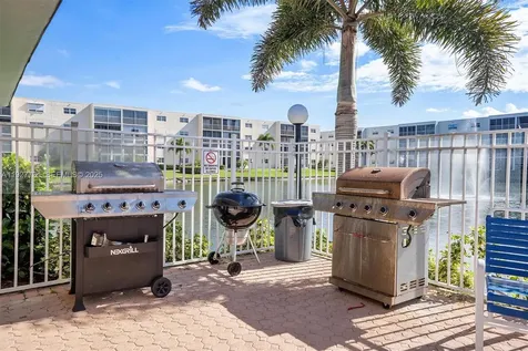 324 SE 10th Street Dania Beach FL 33004