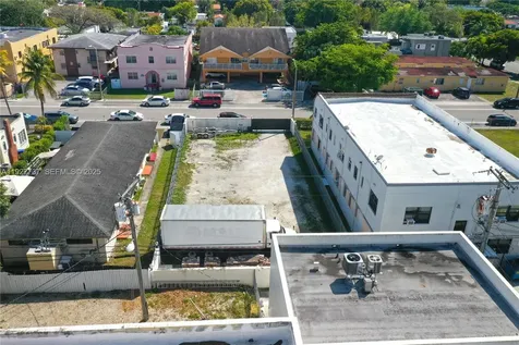 2268 SW 8th Street Miami FL 33135