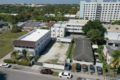 2268 SW 8th Street Miami FL 33135