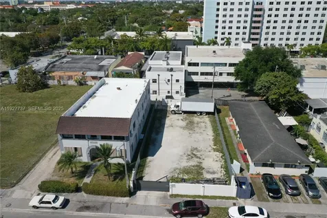 2268 SW 8th Street Miami FL 33135