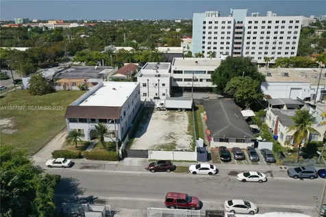 2268 SW 8th Street Miami FL 33135