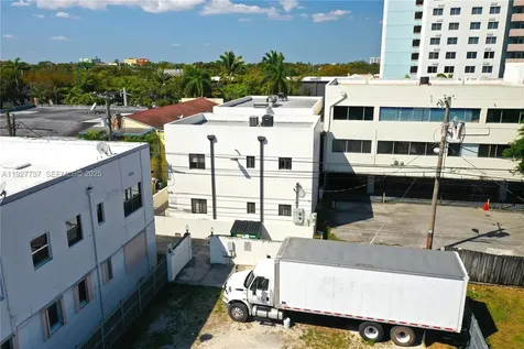 2268 SW 8th Street Miami FL 33135
