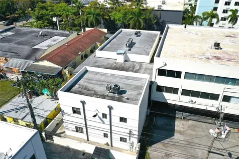 2268 SW 8th Street Miami FL 33135