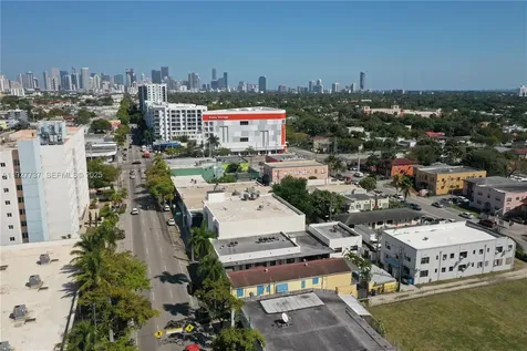 2268 SW 8th Street Miami FL 33135
