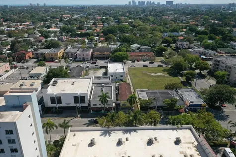 2268 SW 8th Street Miami FL 33135