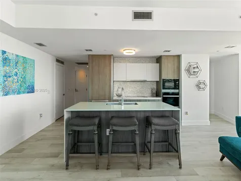 2900 NE 7th Avenue Miami FL 33137