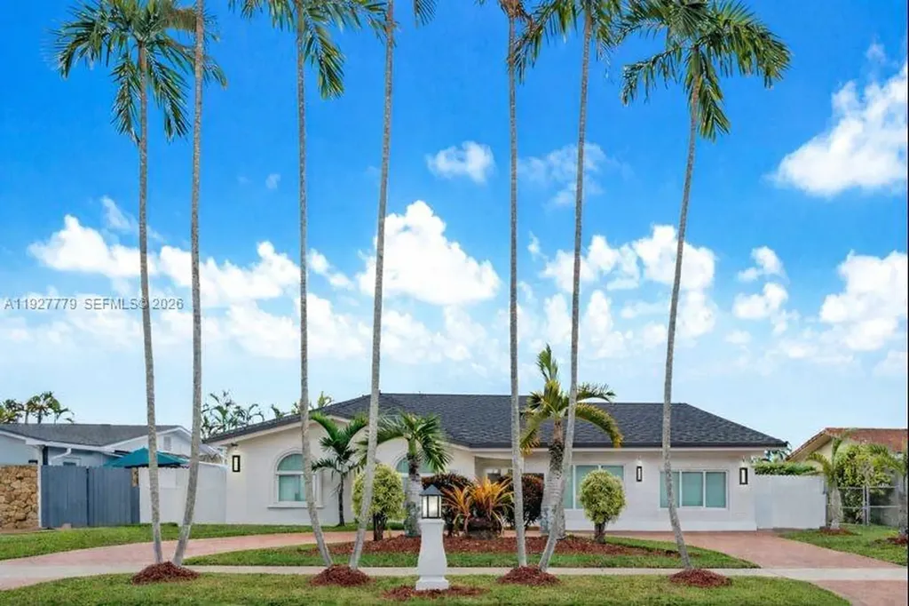 8952 SW 10th Terrace Miami FL 33174