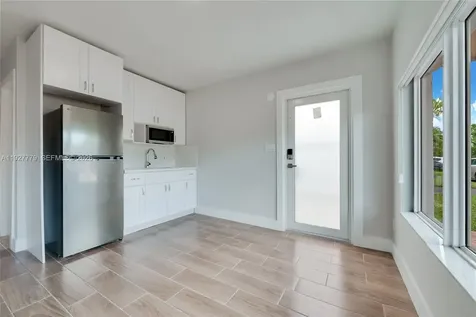 8952 SW 10th Terrace Miami FL 33174