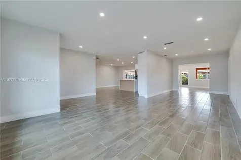 8952 SW 10th Terrace Miami FL 33174