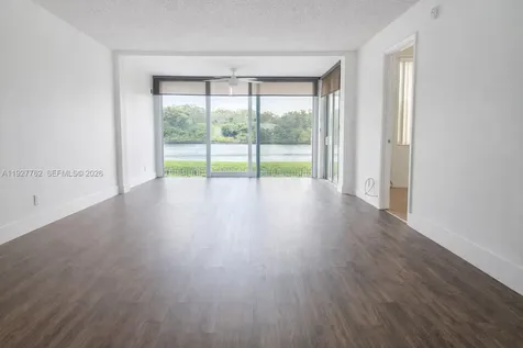 9450 Poinciana Place Davie FL 33324