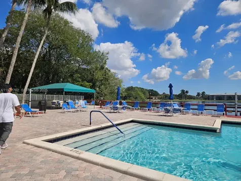 9450 Poinciana Place Davie FL 33324