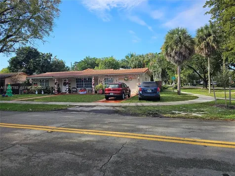 14420 Lake Childs Court Miami Lakes FL 33014
