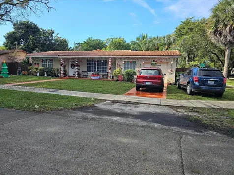 14420 Lake Childs Court Miami Lakes FL 33014