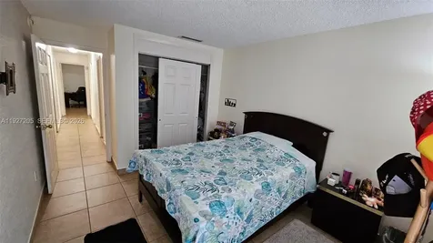 2750 N 34th Avenue Hollywood FL 33021