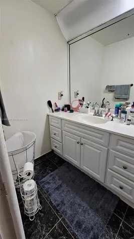 2750 N 34th Avenue Hollywood FL 33021