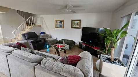 2750 N 34th Avenue Hollywood FL 33021