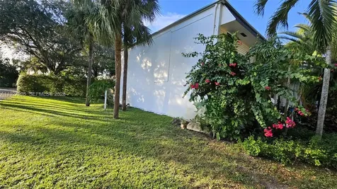 2750 N 34th Avenue Hollywood FL 33021