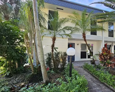 2750 N 34th Avenue Hollywood FL 33021