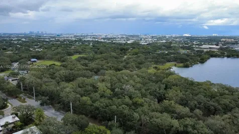 2750 N 34th Avenue Hollywood FL 33021