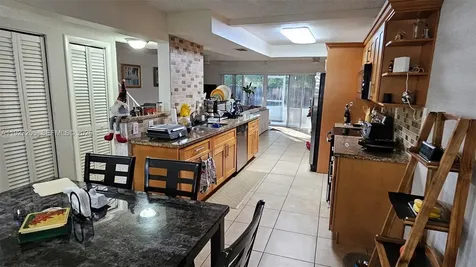 2750 N 34th Avenue Hollywood FL 33021
