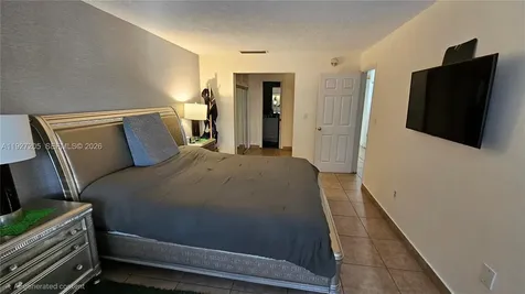 2750 N 34th Avenue Hollywood FL 33021