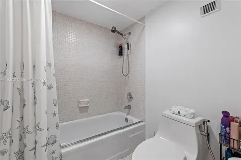661 NE 195th Street Miami FL 33179