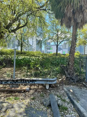 364 SW 11th Street Miami FL 33130