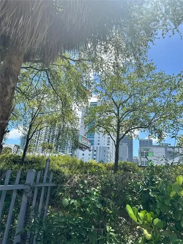 364 SW 11th Street Miami FL 33130