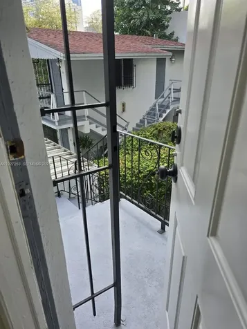 364 SW 11th Street Miami FL 33130