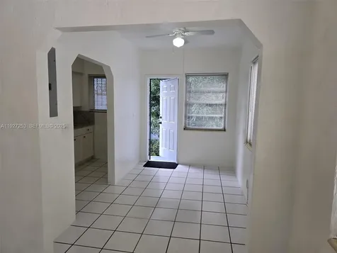 364 SW 11th Street Miami FL 33130