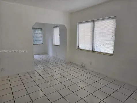 364 SW 11th Street Miami FL 33130